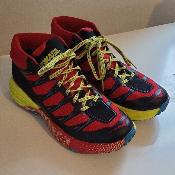 Hoka One One Speedgoat Mid WP Sz. 9.5